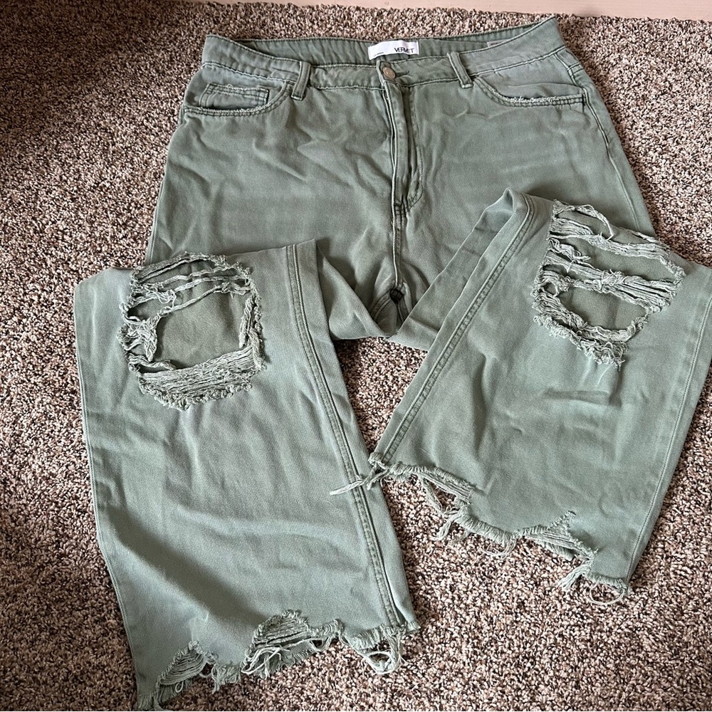 Vervet Sage Green Distressed Pants Size 31